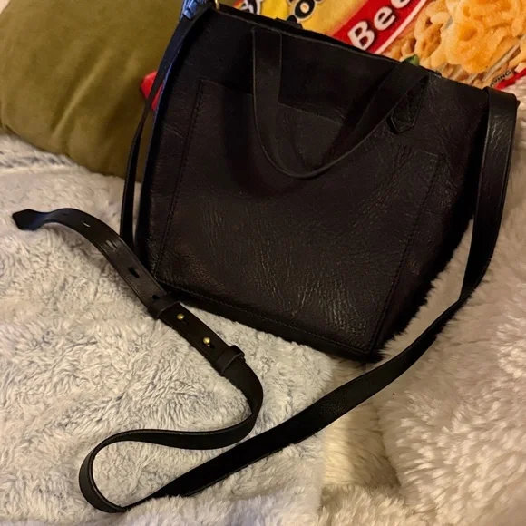 Elegant Black Leather Women's Bag - Picture 1 of 6